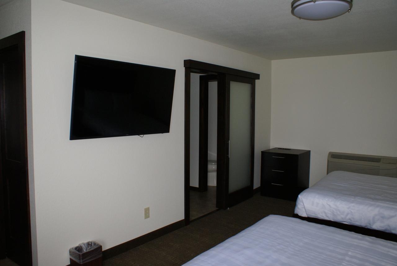 Boarders Inn & Suites By Cobblestone Hotels - Syracuse Екстериор снимка