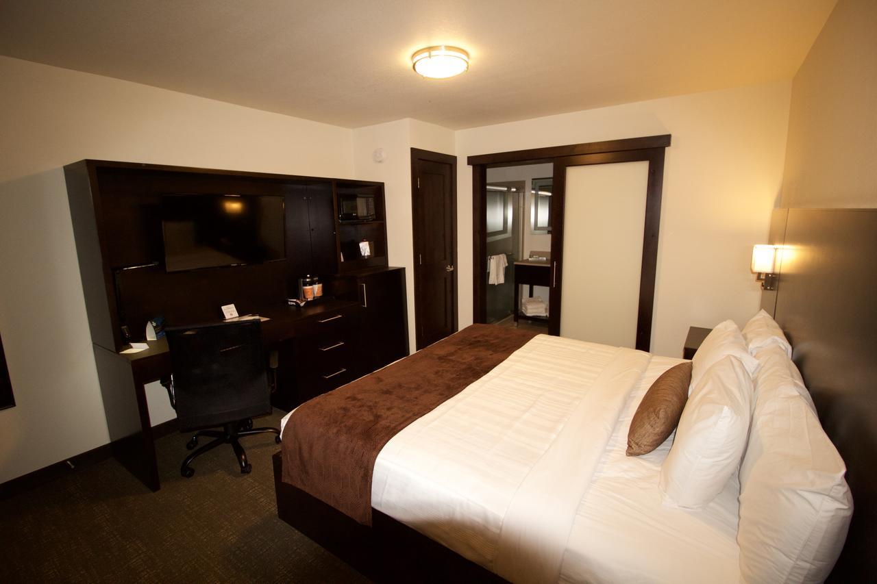 Boarders Inn & Suites By Cobblestone Hotels - Syracuse Екстериор снимка