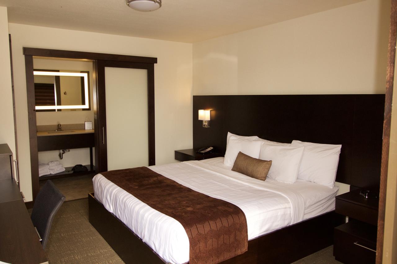 Boarders Inn & Suites By Cobblestone Hotels - Syracuse Екстериор снимка