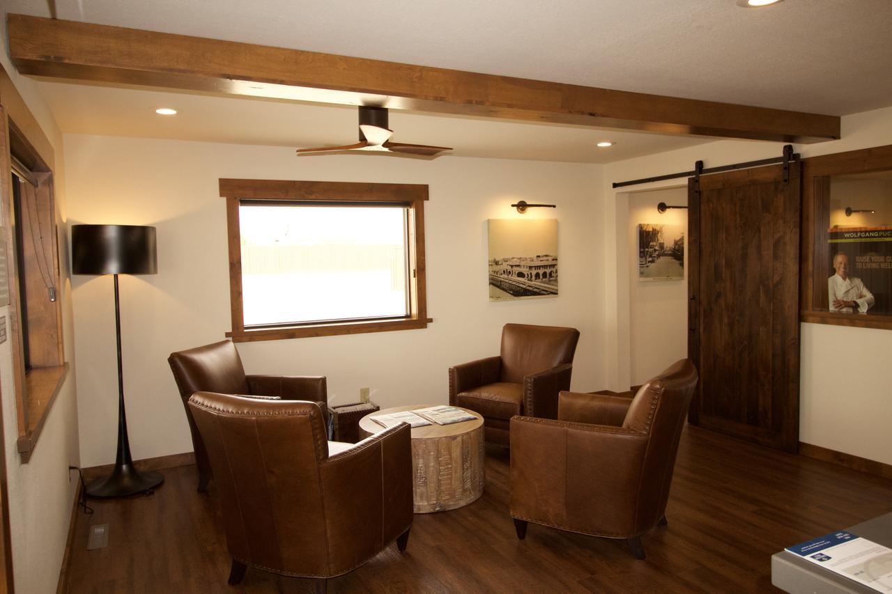Boarders Inn & Suites By Cobblestone Hotels - Syracuse Екстериор снимка