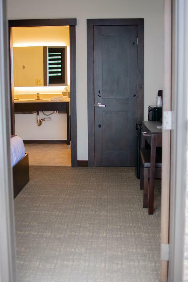 Boarders Inn & Suites By Cobblestone Hotels - Syracuse Екстериор снимка