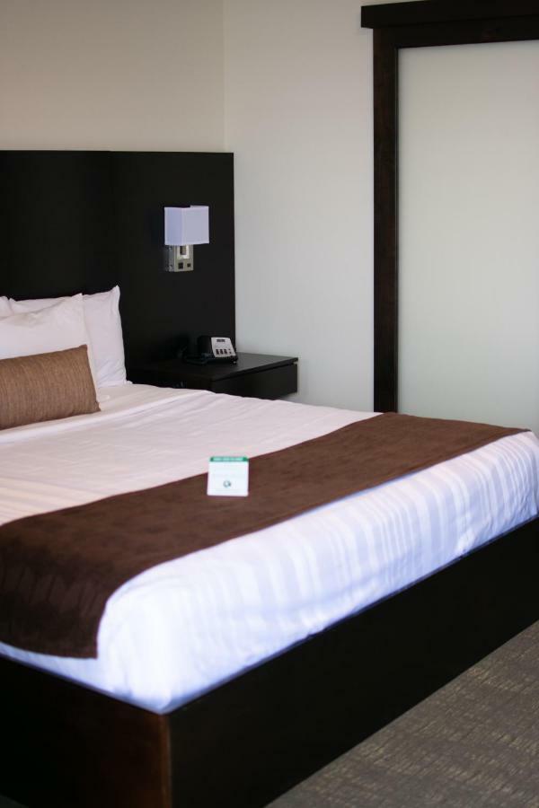 Boarders Inn & Suites By Cobblestone Hotels - Syracuse Екстериор снимка