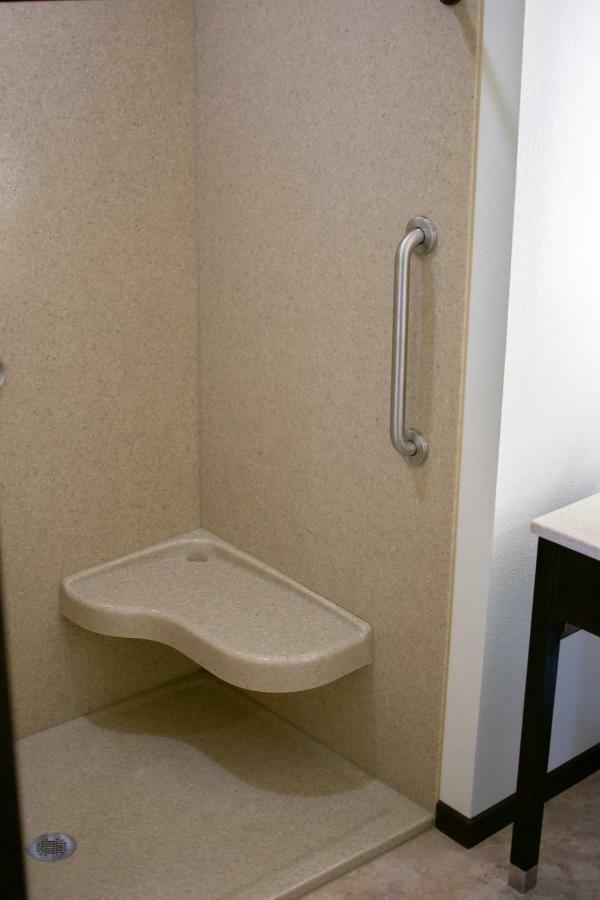 Boarders Inn & Suites By Cobblestone Hotels - Syracuse Екстериор снимка