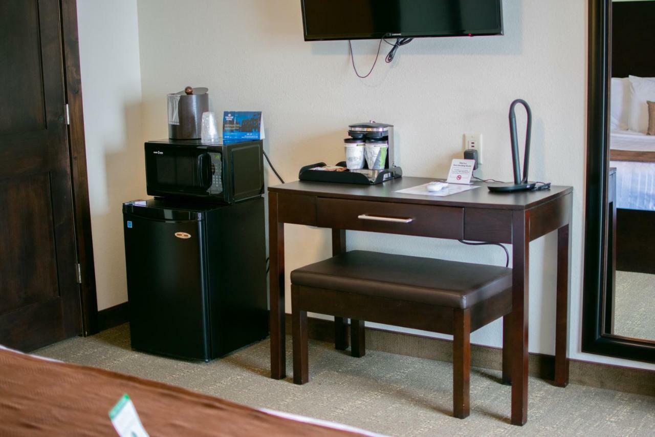 Boarders Inn & Suites By Cobblestone Hotels - Syracuse Екстериор снимка